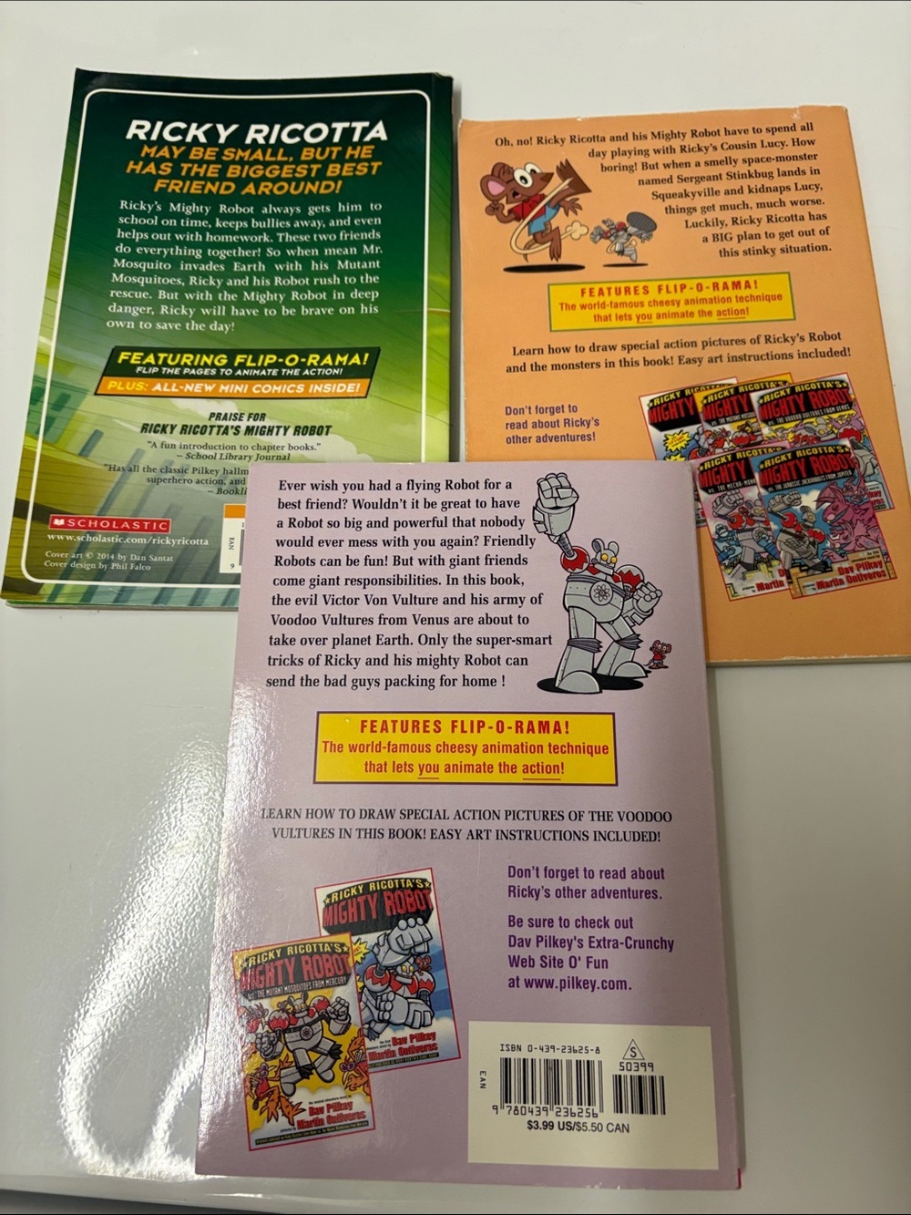 4/$20 Ricky Ricotta's Mighty Robot Book Set - Picture 5 of 6